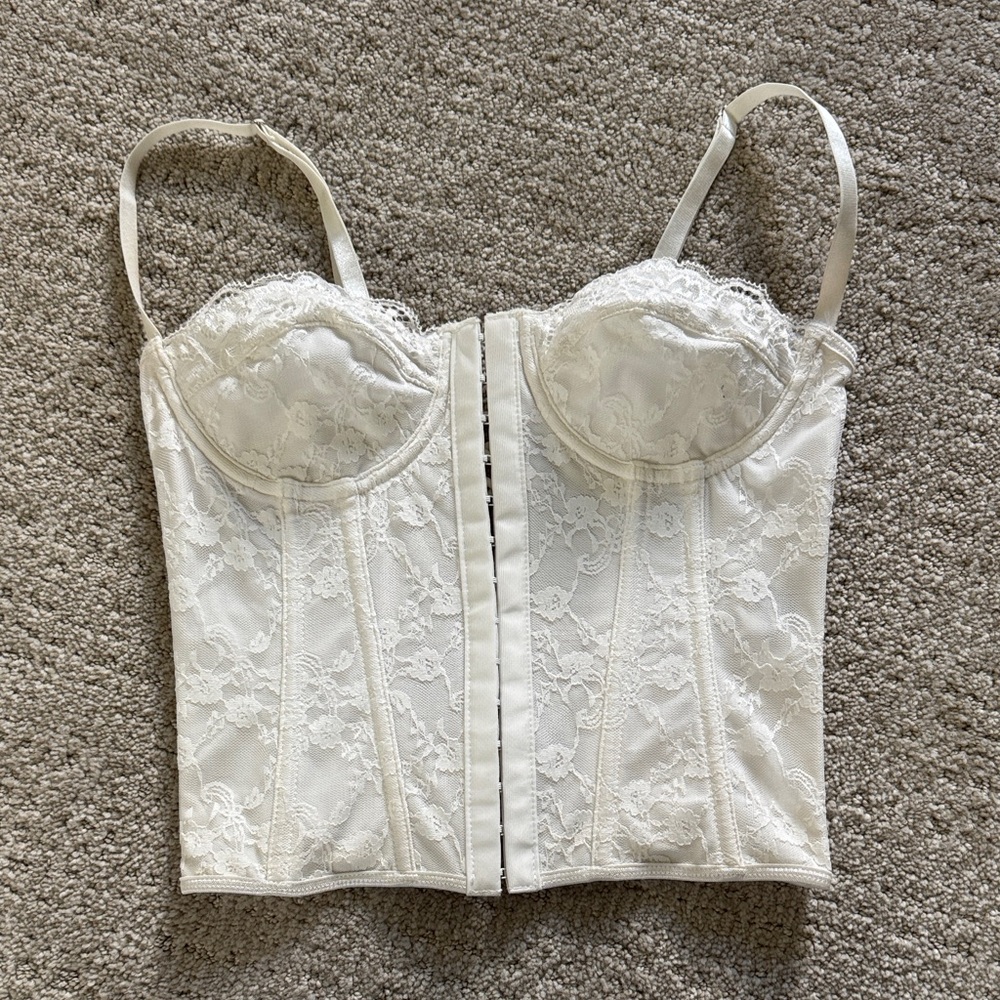 SHEIN Elegant White Lace Bustier Top